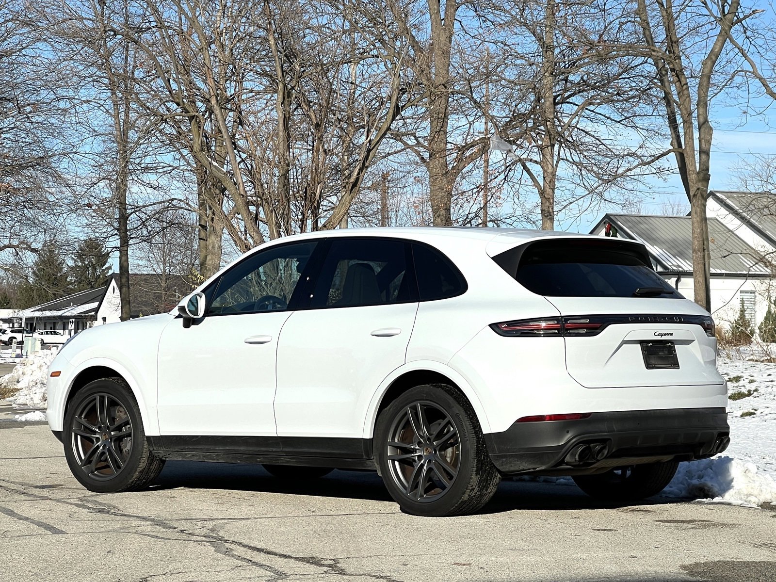 Certified 2022 Porsche Cayenne Platinum Edition image 3
