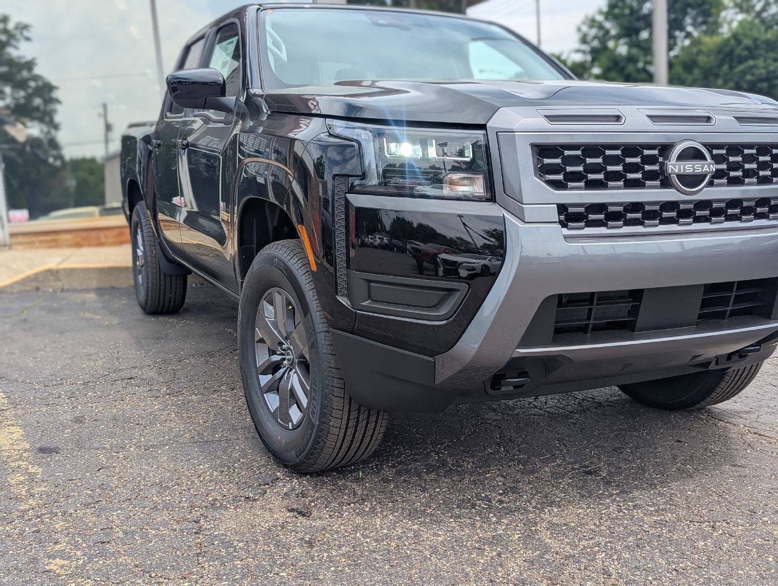 New 2026 Nissan Frontier SV w/ Tow Package AWD/4WD image 10
