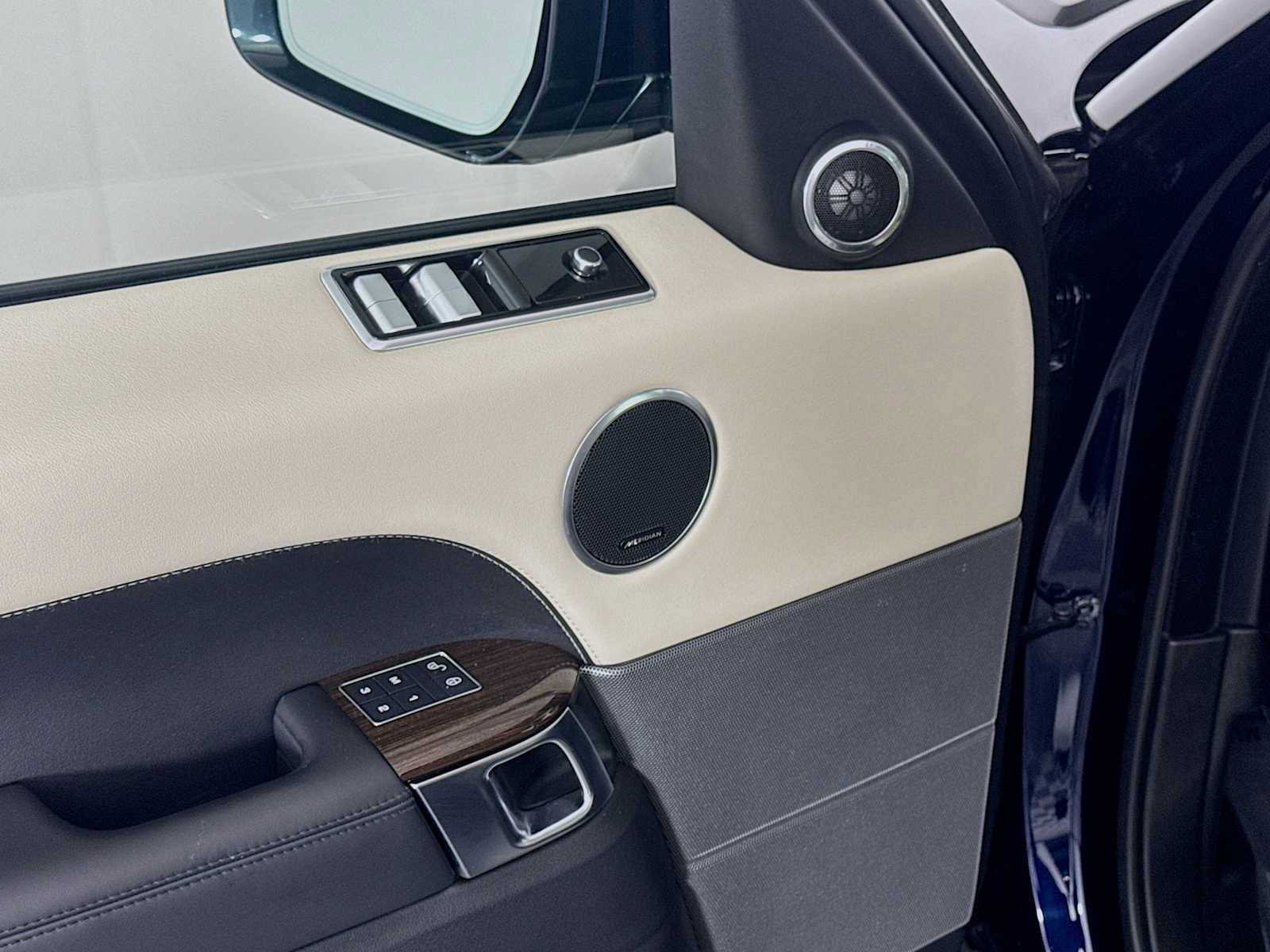 Used 2020 Land Rover Range Rover Sport HSE image 20