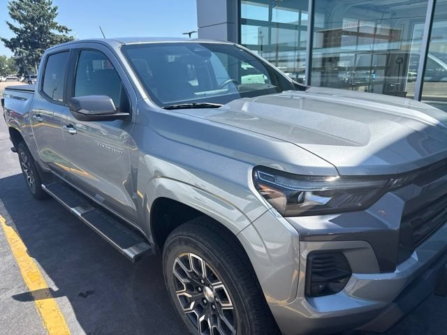Used 2024 Chevrolet Colorado LT w/ LT Convenience Package III AWD/4WD image 2