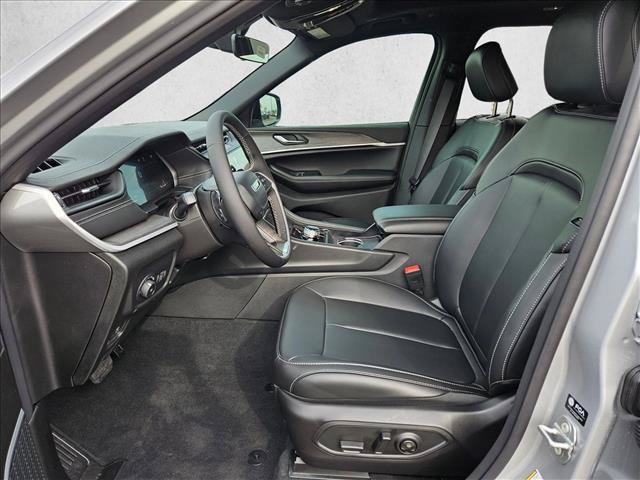 New 2026 Jeep Grand Cherokee Limited w/ Limited Altitude Package AWD/4WD image 4