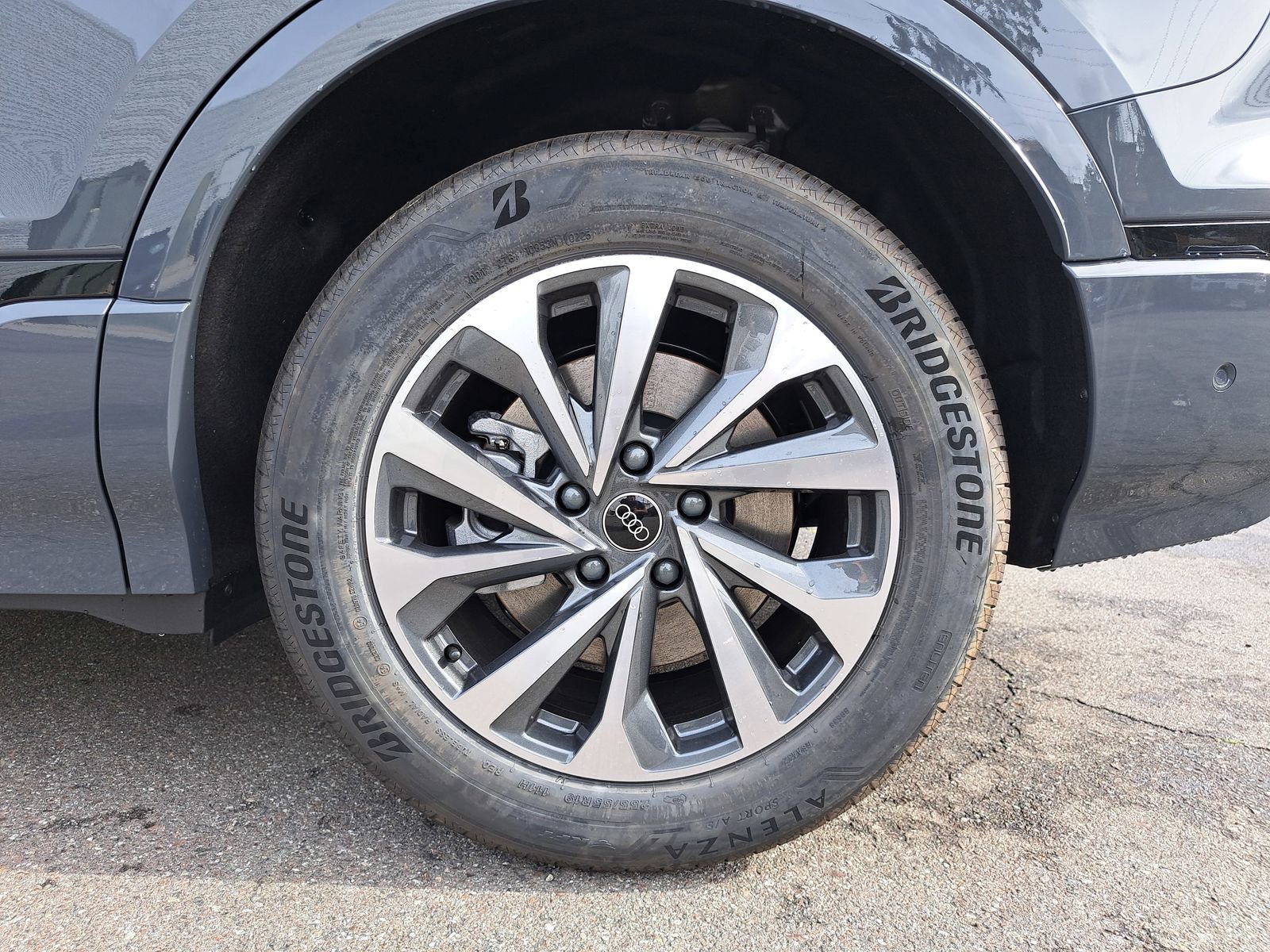 New 2025 Audi Q6 e-tron Premium image 36