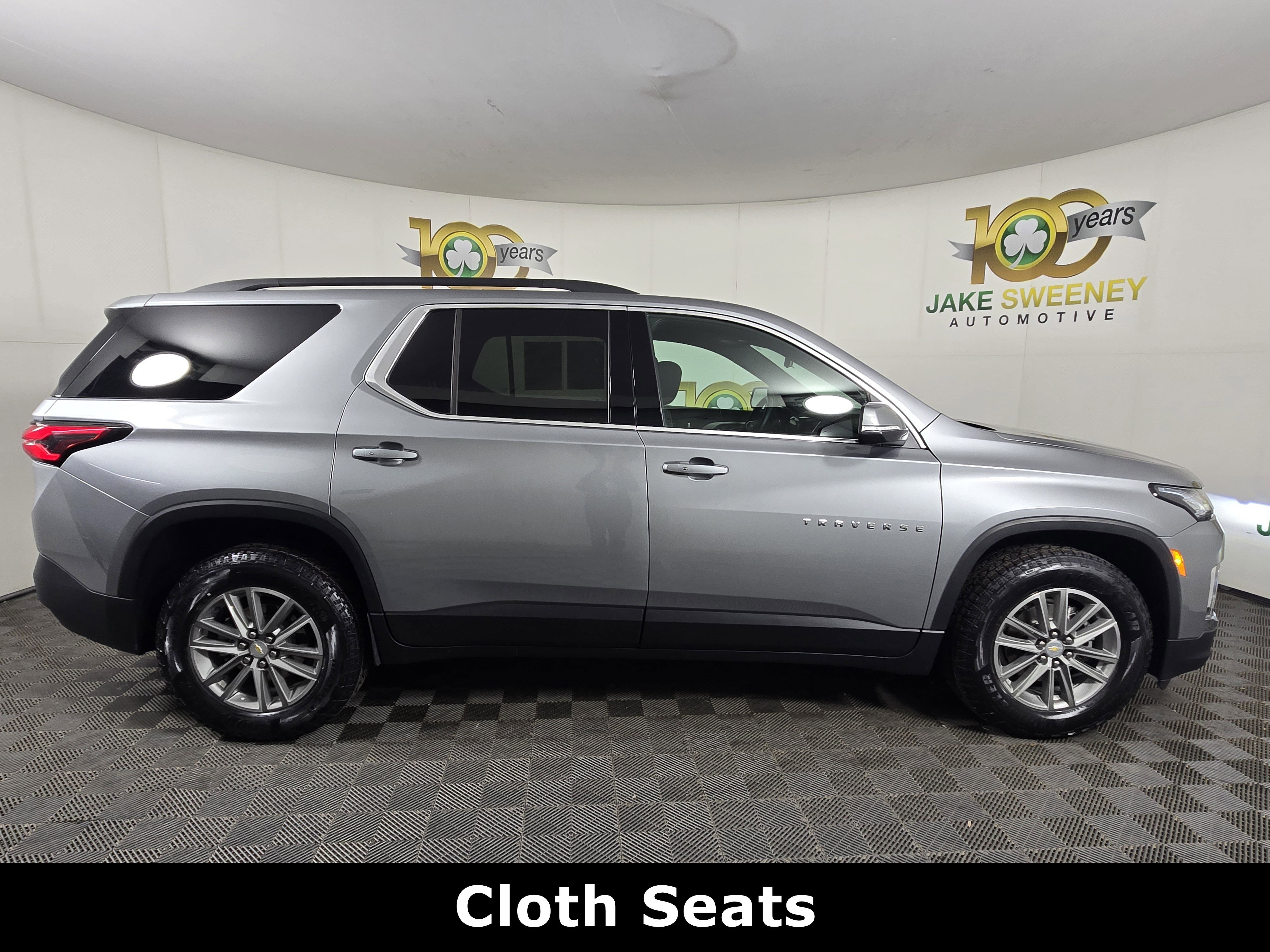 Certified 2023 Chevrolet Traverse LT w/ Rear Camera Mirror Package image 10