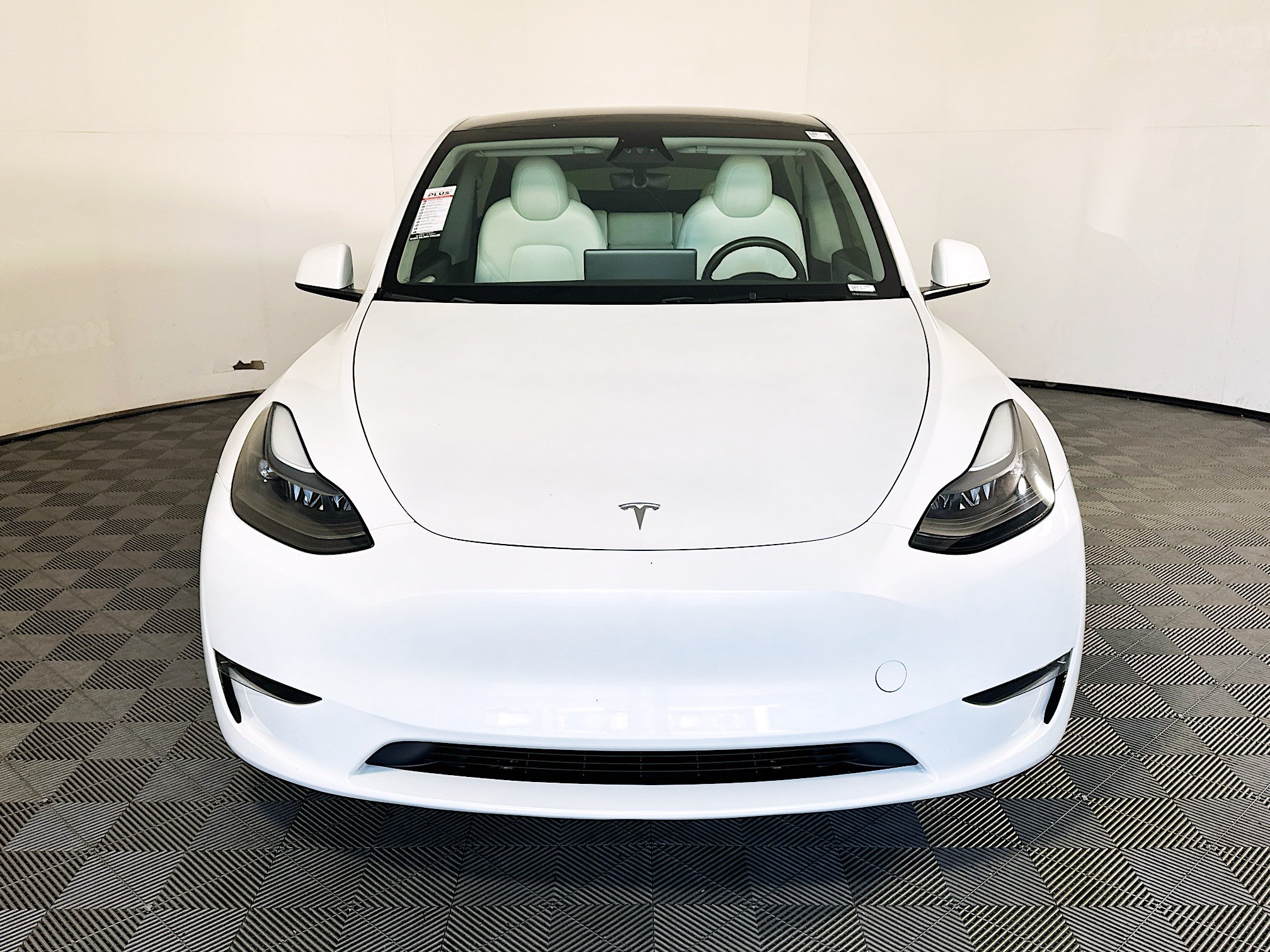 Used 2024 Tesla Model Y Long Range AWD/4WD image 8