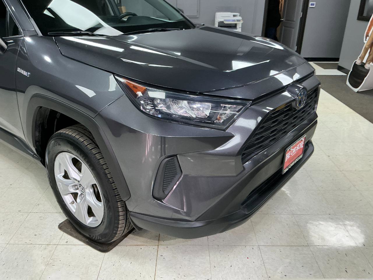 Used 2019 Toyota RAV4 LE AWD/4WD image 28