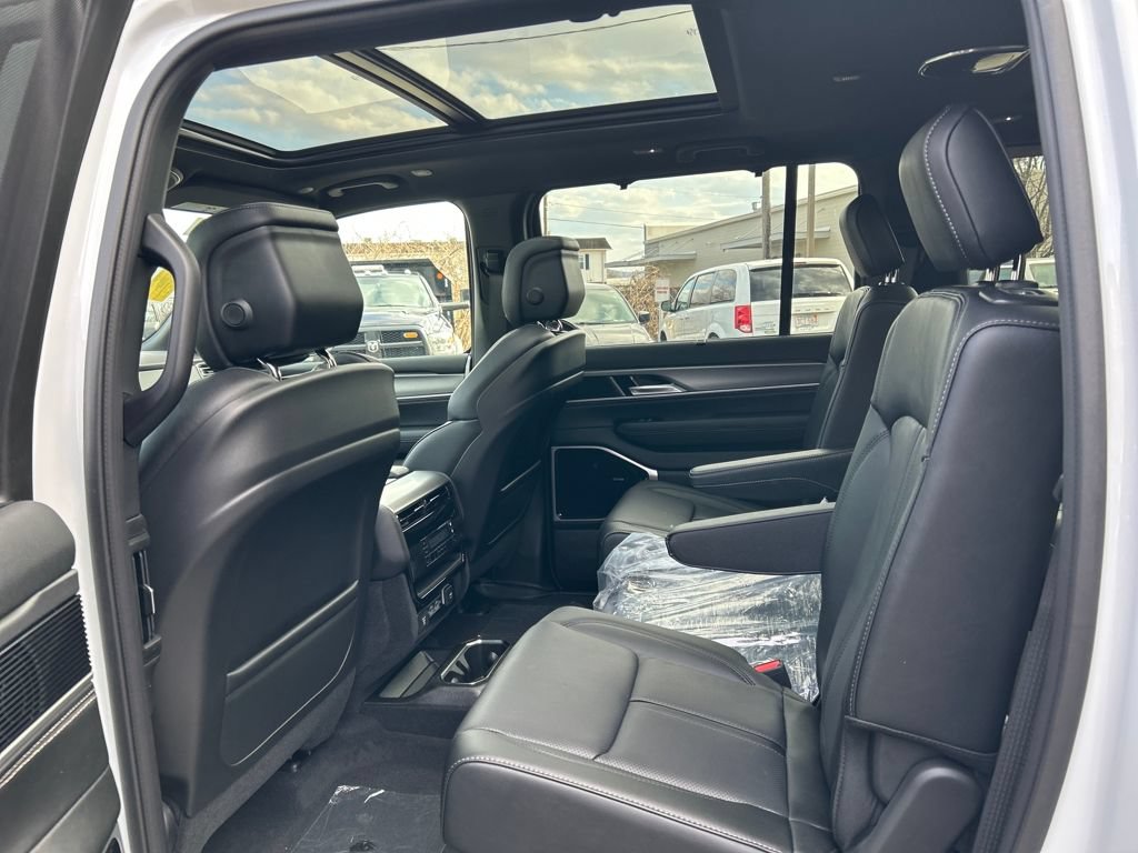 New 2026 Jeep Grand Wagoneer L Limited AWD/4WD image 24
