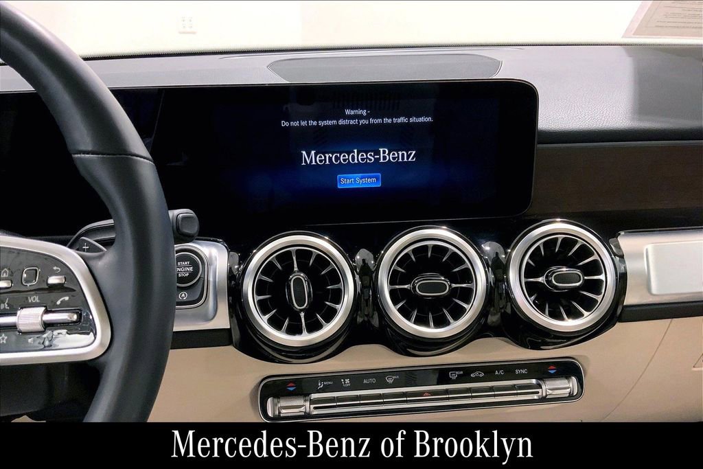 Used 2023 Mercedes-Benz GLB 250 4MATIC image 9
