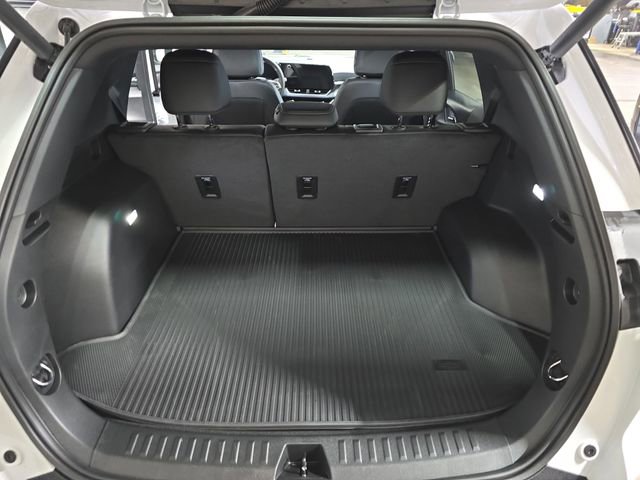 New 2026 Chevrolet Equinox LT w/ Convenience Package II AWD/4WD image 15