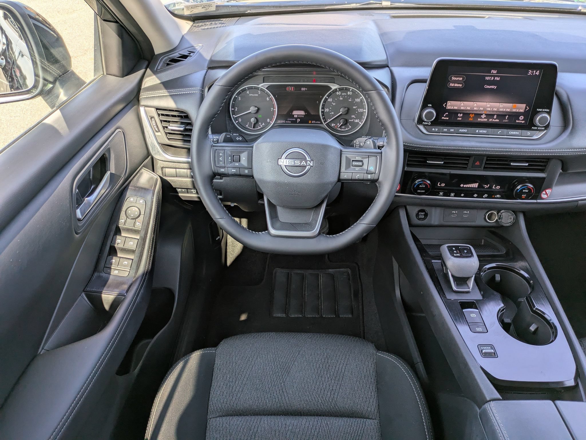 Certified 2026 Nissan Rogue SV FWD image 17