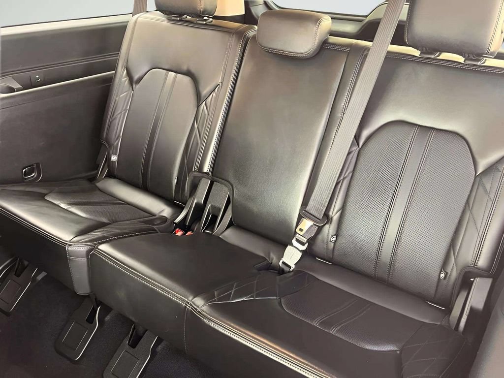 Used 2019 Ford Expedition Max Platinum AWD/4WD image 13