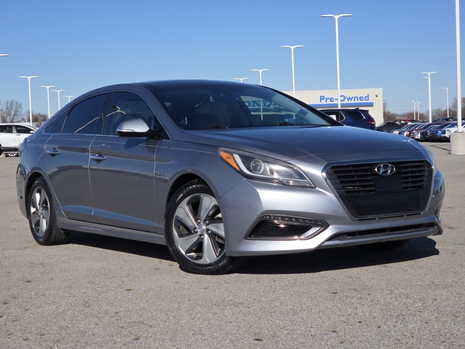 Used 2016 Hyundai Sonata Limited w/ Option Group 02 image 2