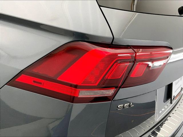 Certified 2022 Volkswagen Tiguan SEL R-Line image 29
