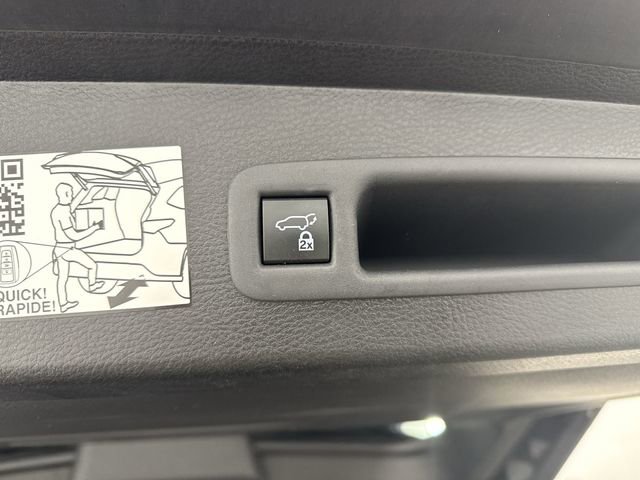 Used 2022 Toyota Sienna Platinum image 36