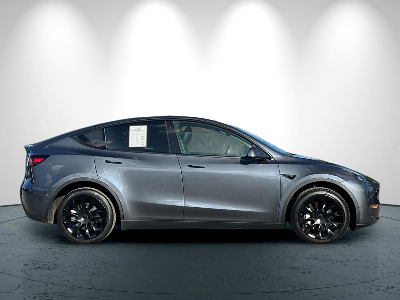 Used 2023 Tesla Model Y Long Range image 3