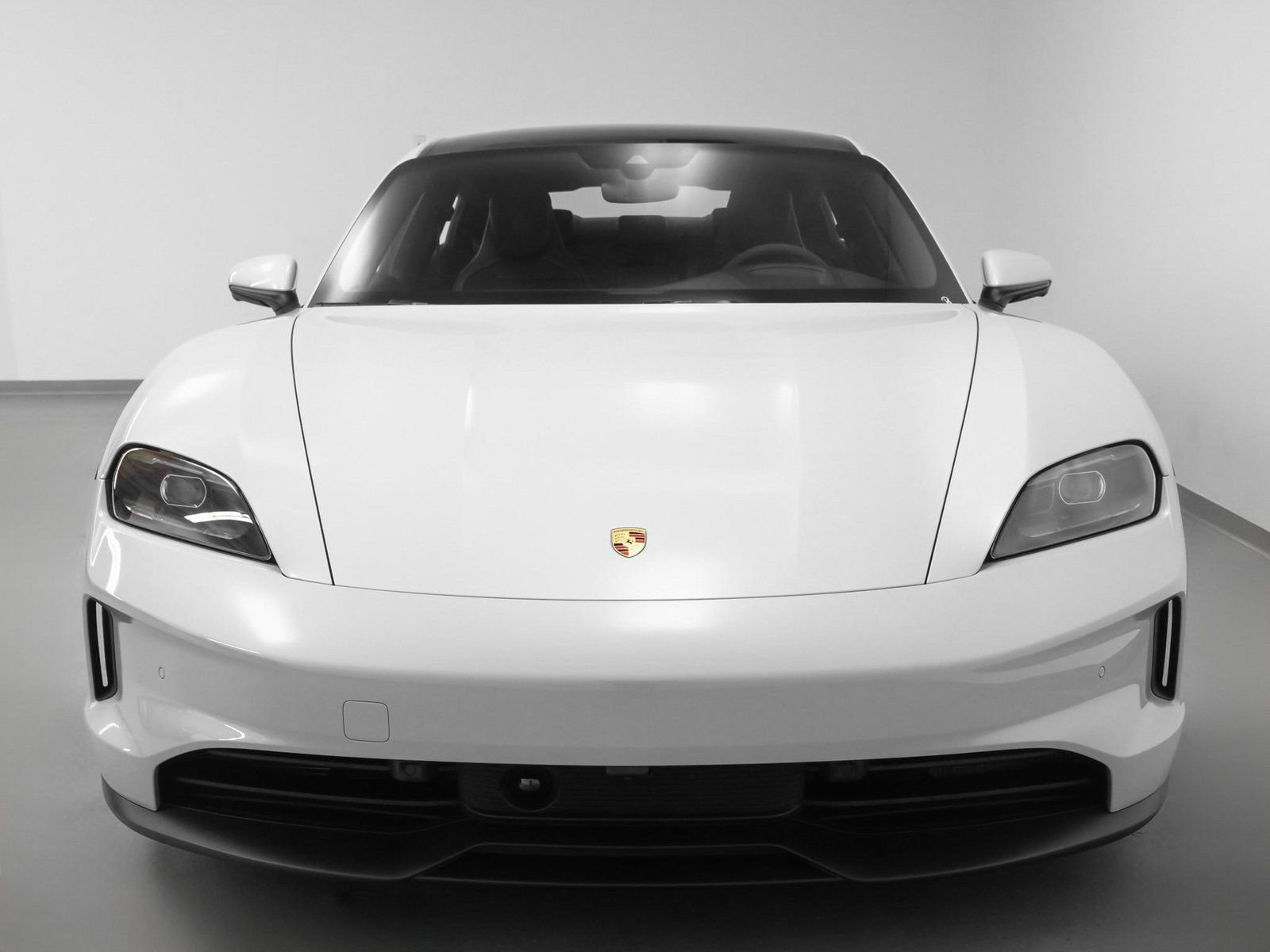 New 2025 Porsche Taycan image 8