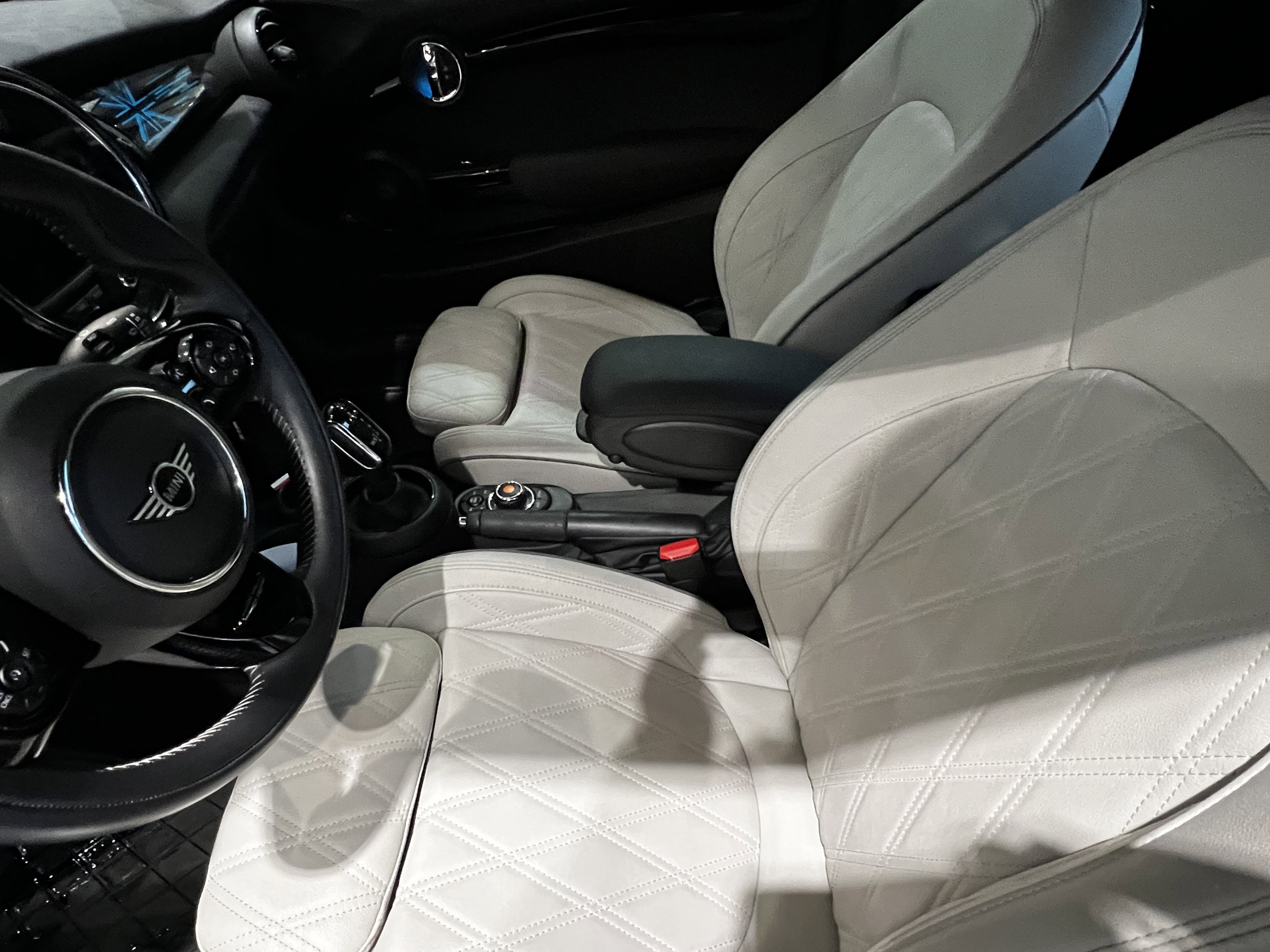 Used 2020 MINI Cooper Convertible image 16