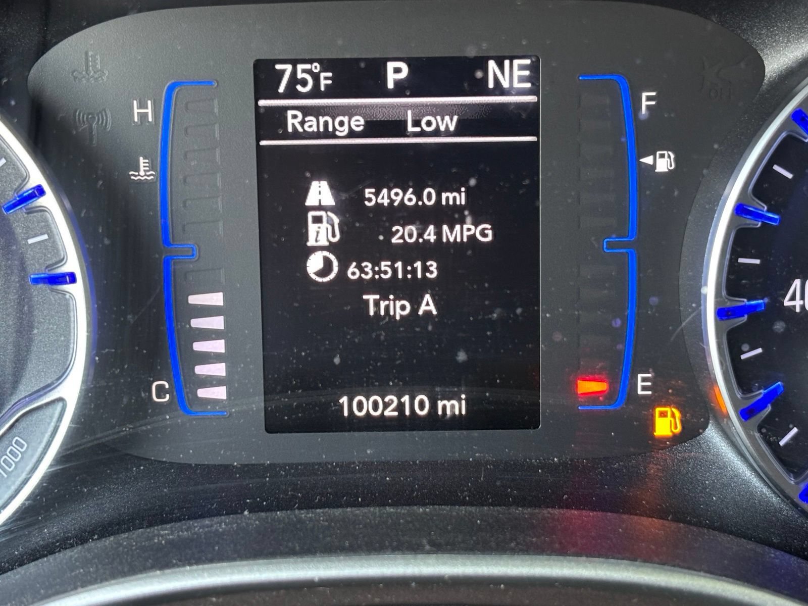 Used 2022 Chrysler Voyager LX FWD image 8