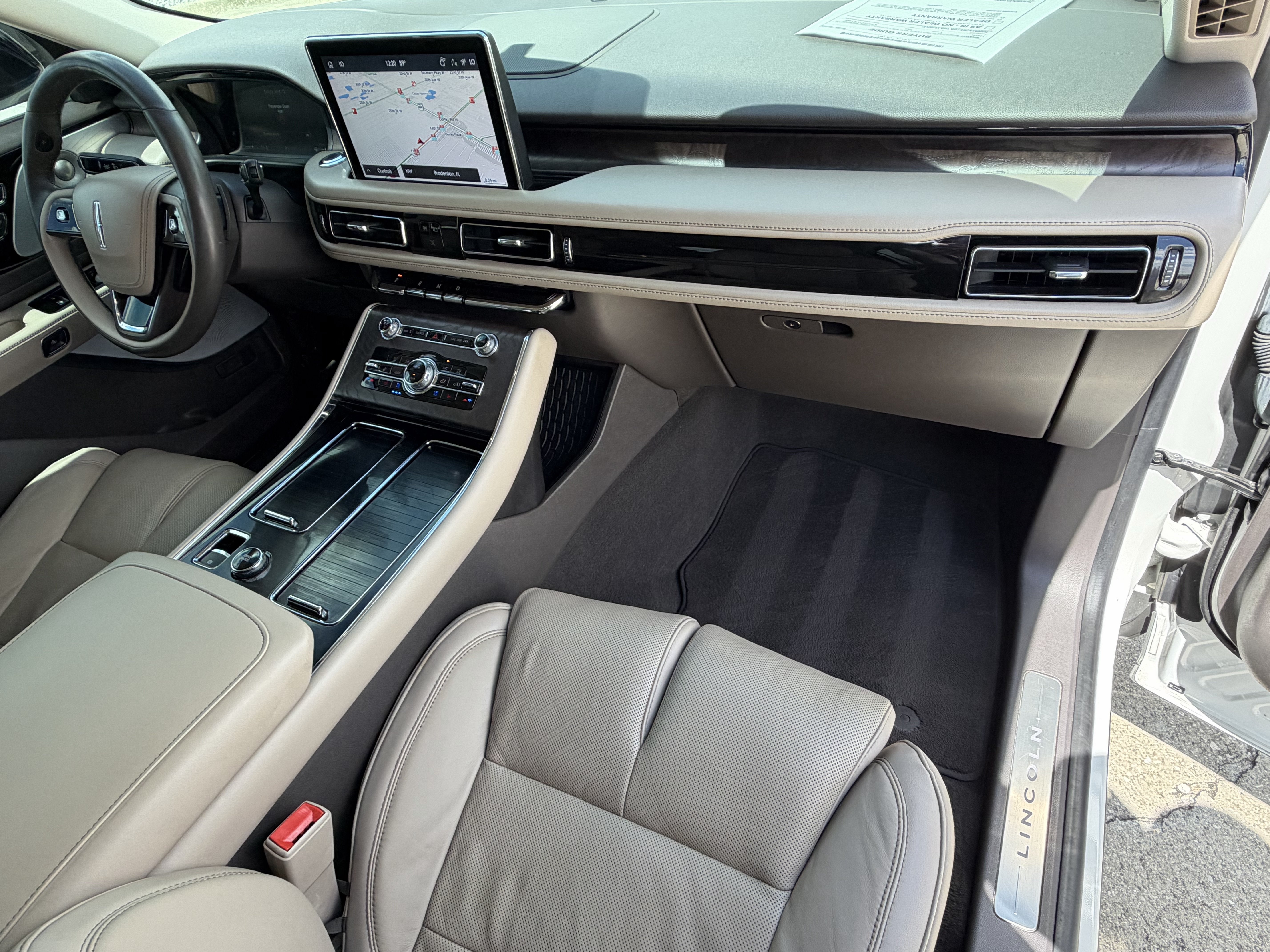 Used 2022 Lincoln Aviator Reserve w/ Equipment Group 201A AWD/4WD image 21