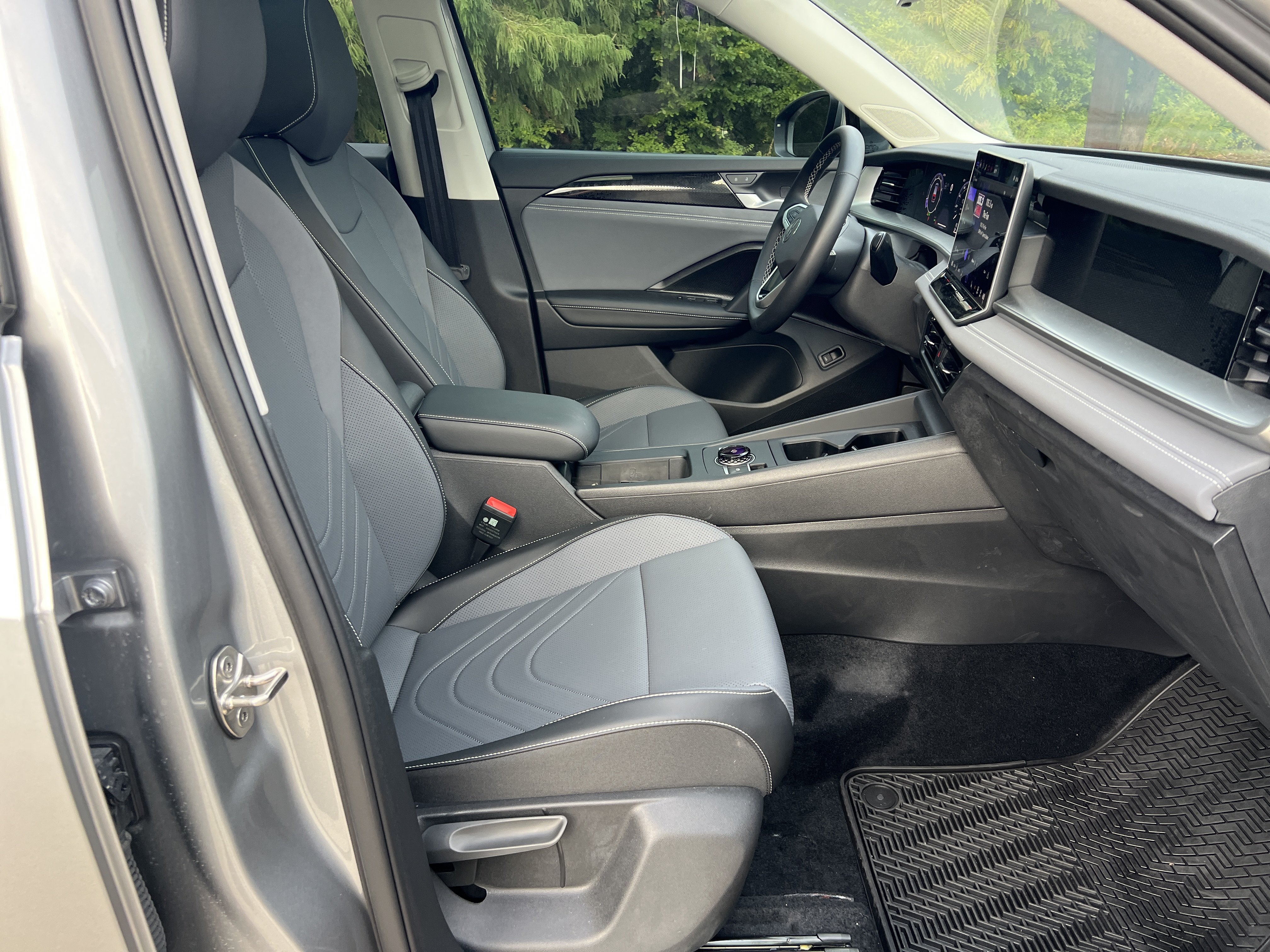 Certified 2026 Volkswagen Tiguan SE FWD image 26