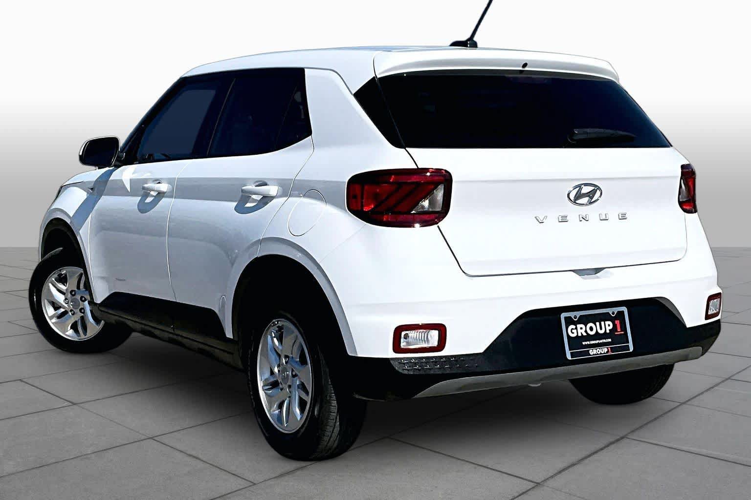 Used 2026 Hyundai Venue SE FWD image 11