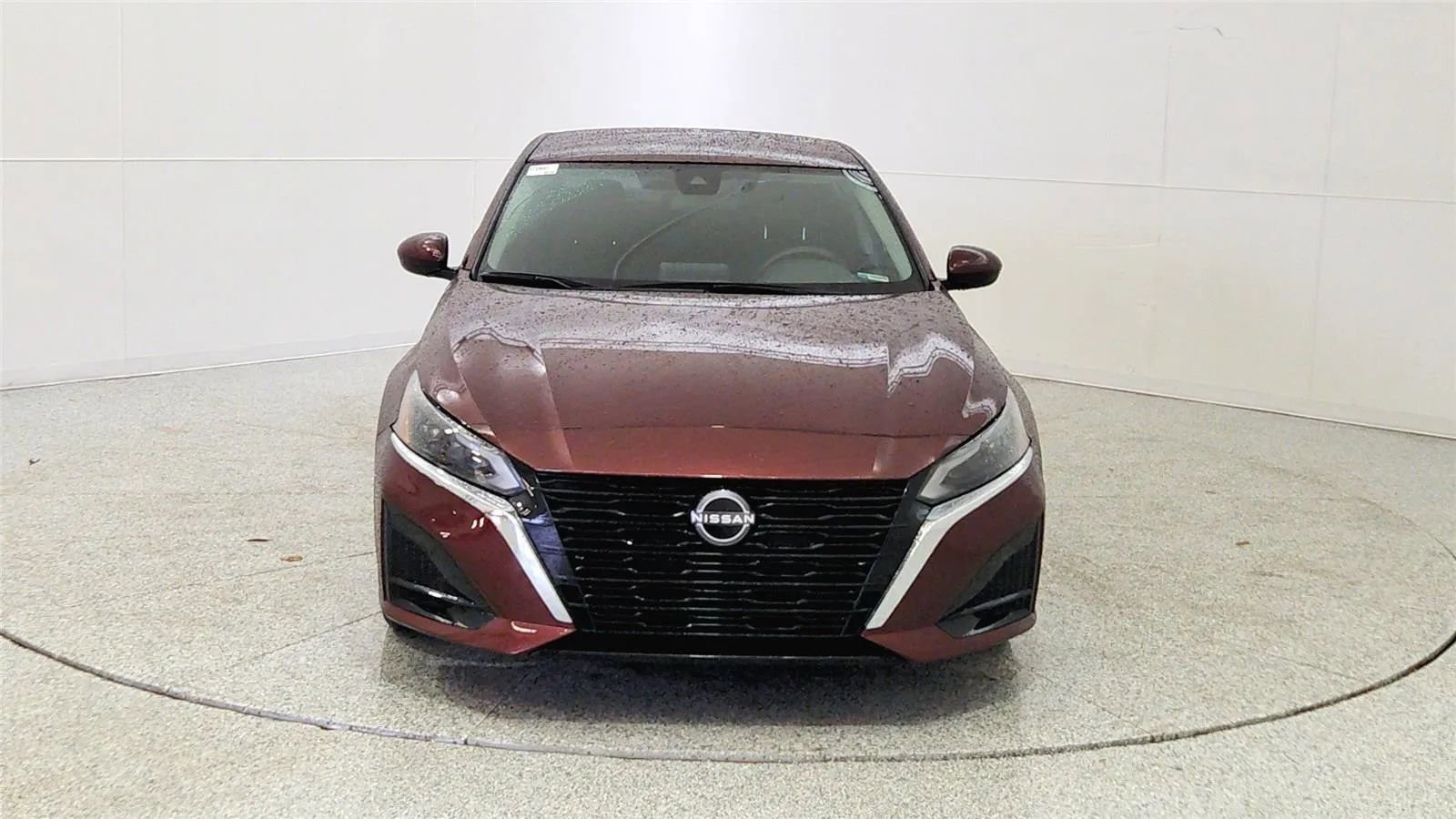 Used 2023 Nissan Altima 2.5 SV image 2