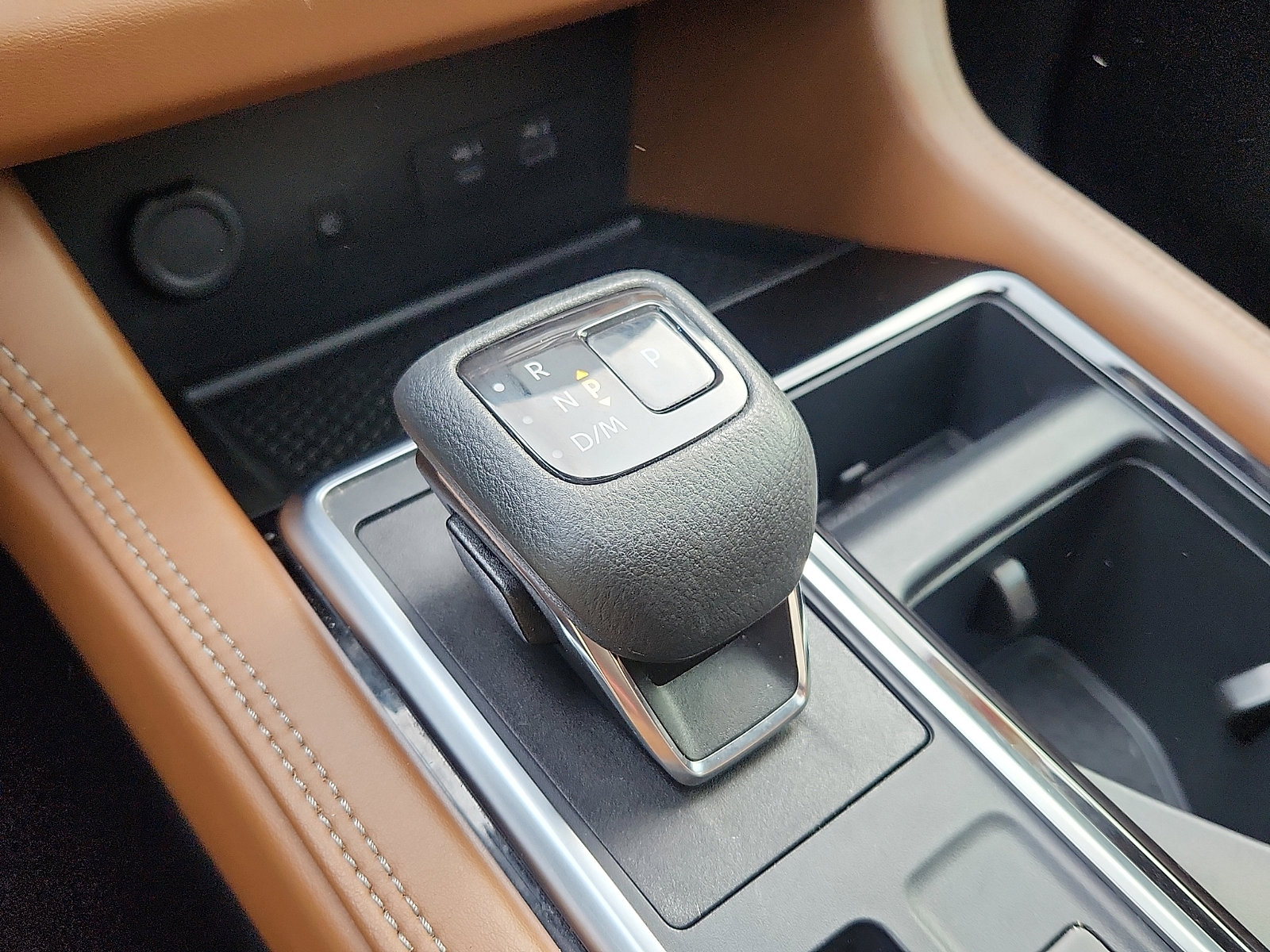 Used 2023 Nissan Pathfinder Platinum w/ Cargo Package image 18