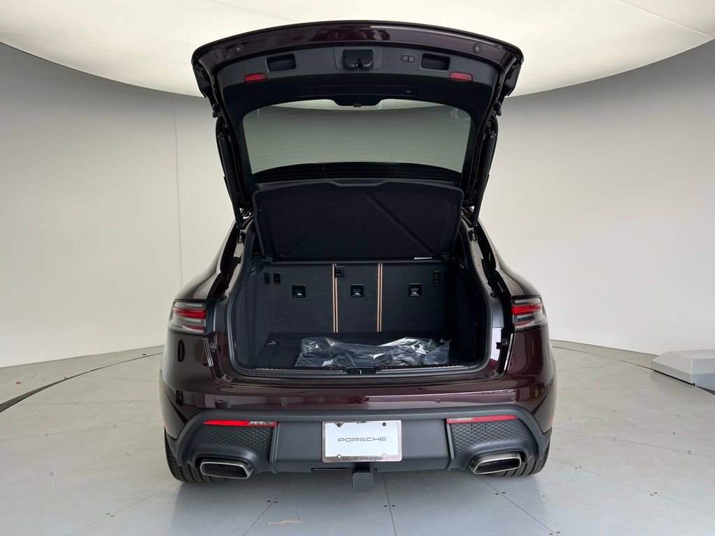 Used 2025 Porsche Macan image 20