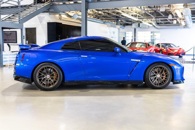 Used 2021 Nissan GT-R Premium AWD/4WD image 7
