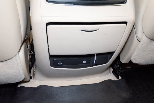 Used 2023 Cadillac Escalade Premium Luxury AWD/4WD image 26