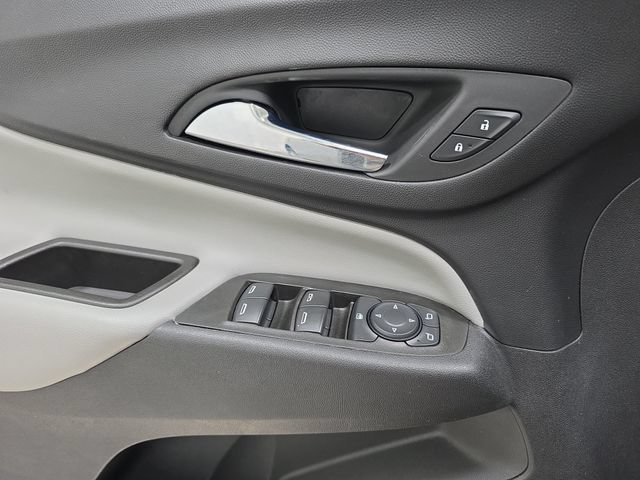 Used 2020 Chevrolet Equinox LS FWD image 28
