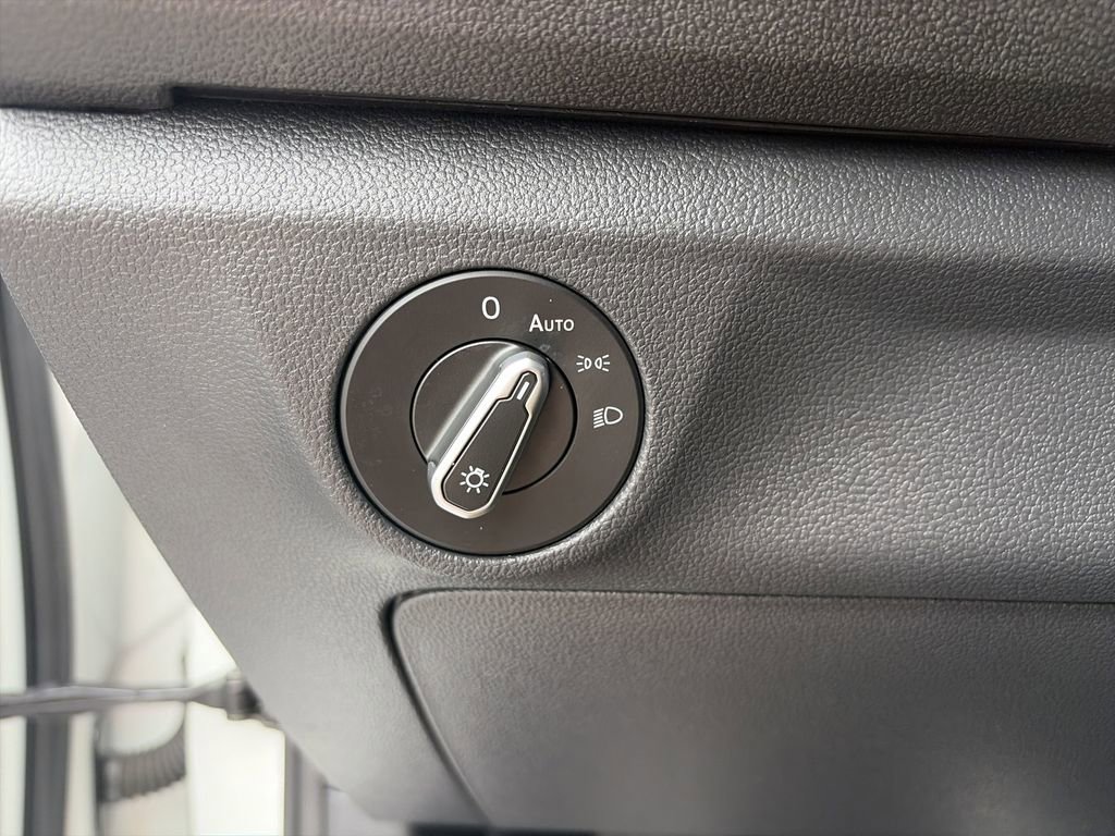 Used 2023 Volkswagen Jetta SE FWD image 20