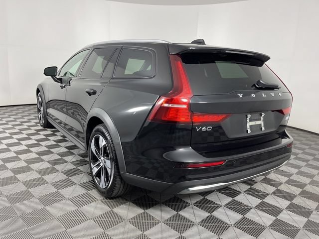 Used 2025 Volvo V60 B5 Cross Country Plus AWD/4WD image 8