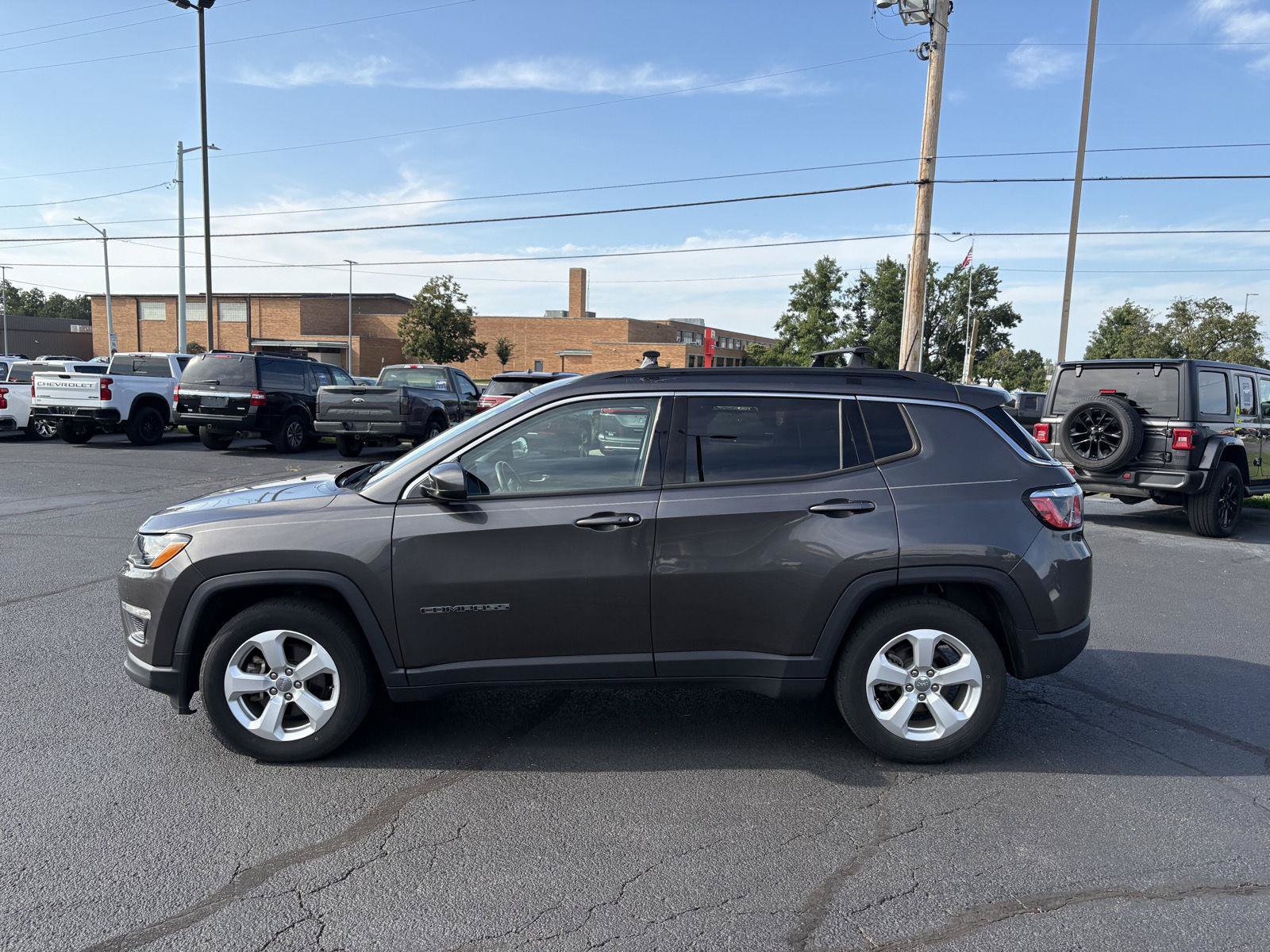 Used 2019 Jeep Compass Latitude w/ Popular Equipment Group FWD image 5