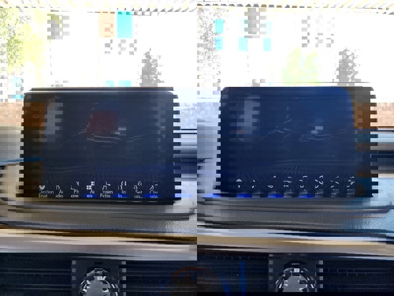 Used 2022 Lexus RX 350L w/ Premium Package image 39