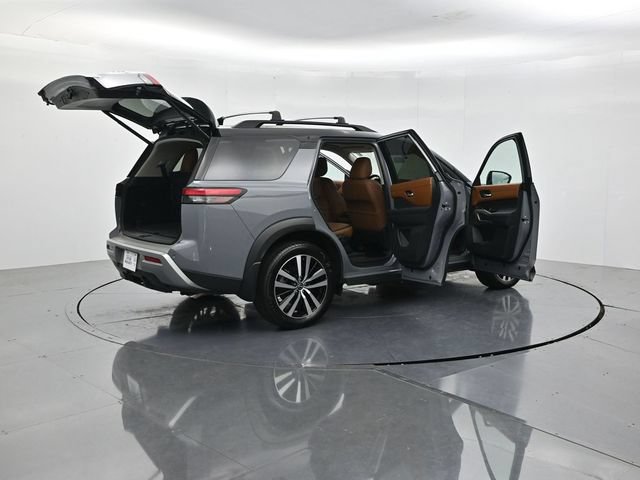 Used 2025 Nissan Pathfinder Platinum FWD image 53