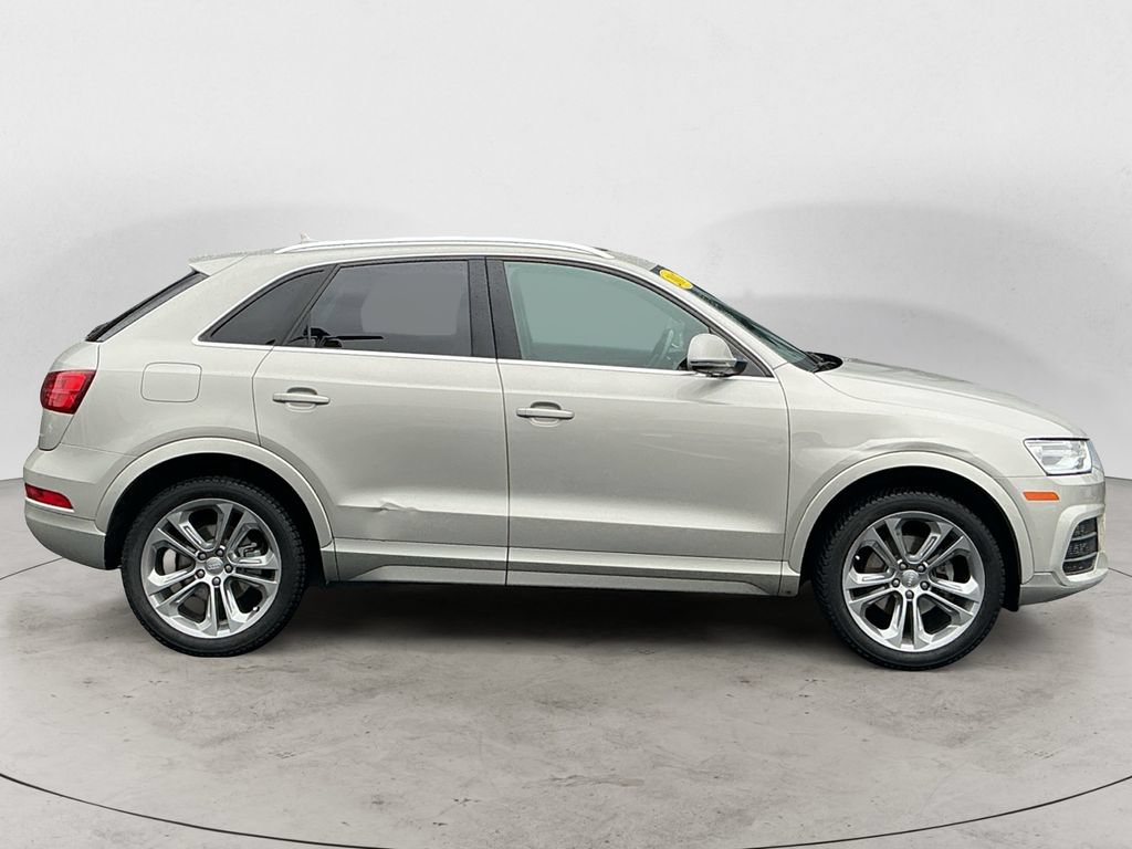 Used 2017 Audi Q3 2.0T Premium Plus w/ Premium Plus Package AWD/4WD image 4