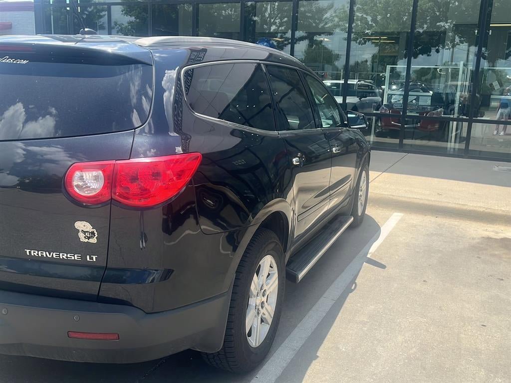Used 2011 Chevrolet Traverse LT w/ Personal Connectivity Package FWD image 5