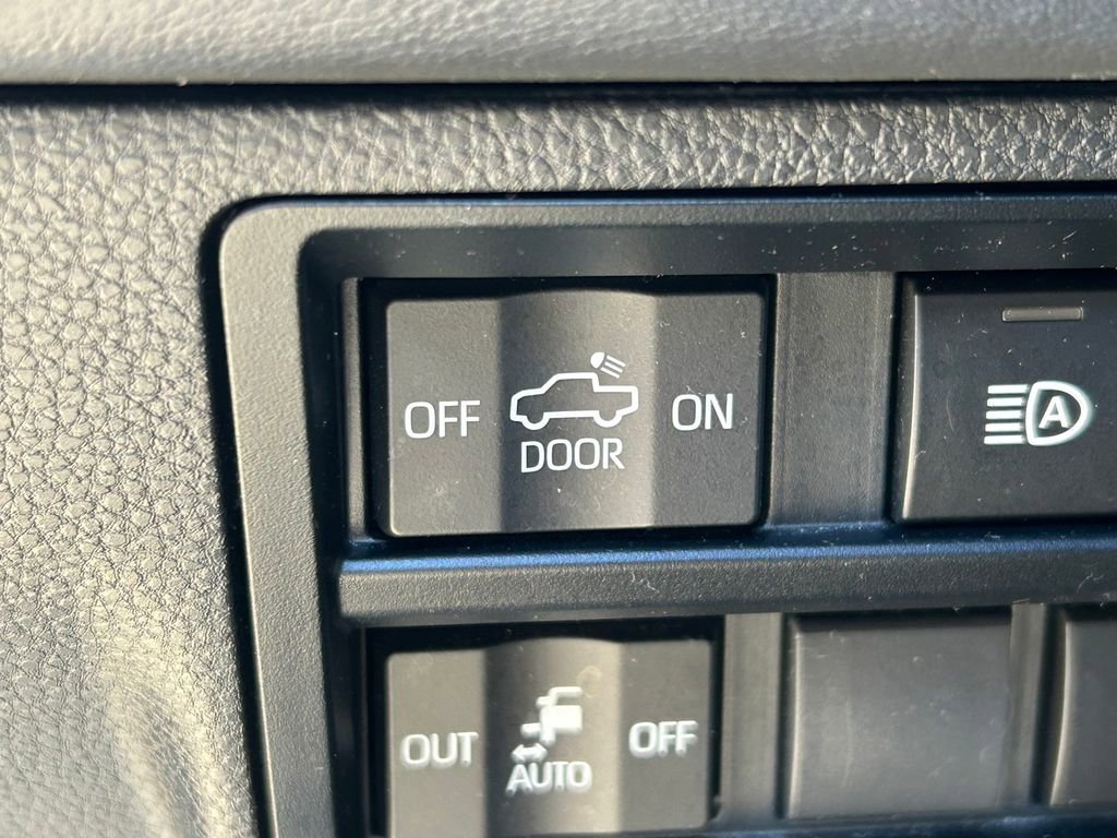 Used 2024 Toyota Tundra Platinum image 30