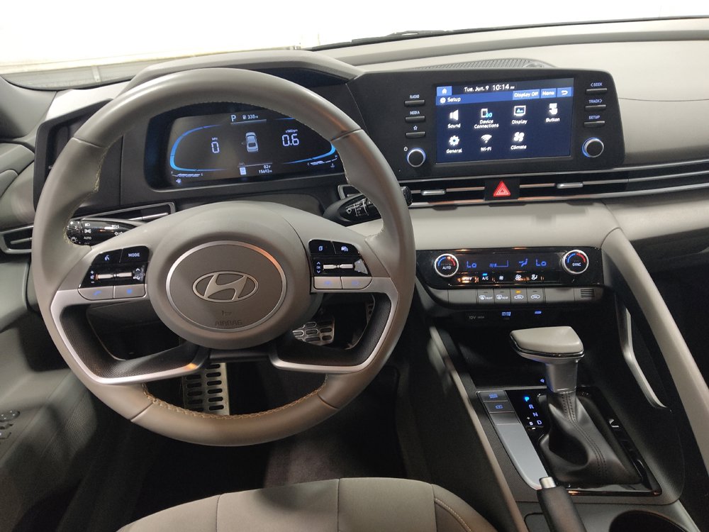 Used 2025 Hyundai Elantra Sport FWD image 22
