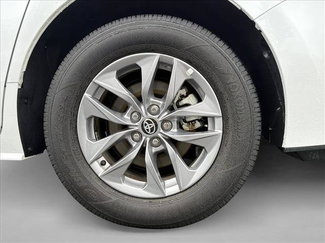 Used 2025 Toyota Sienna XLE AWD/4WD image 10