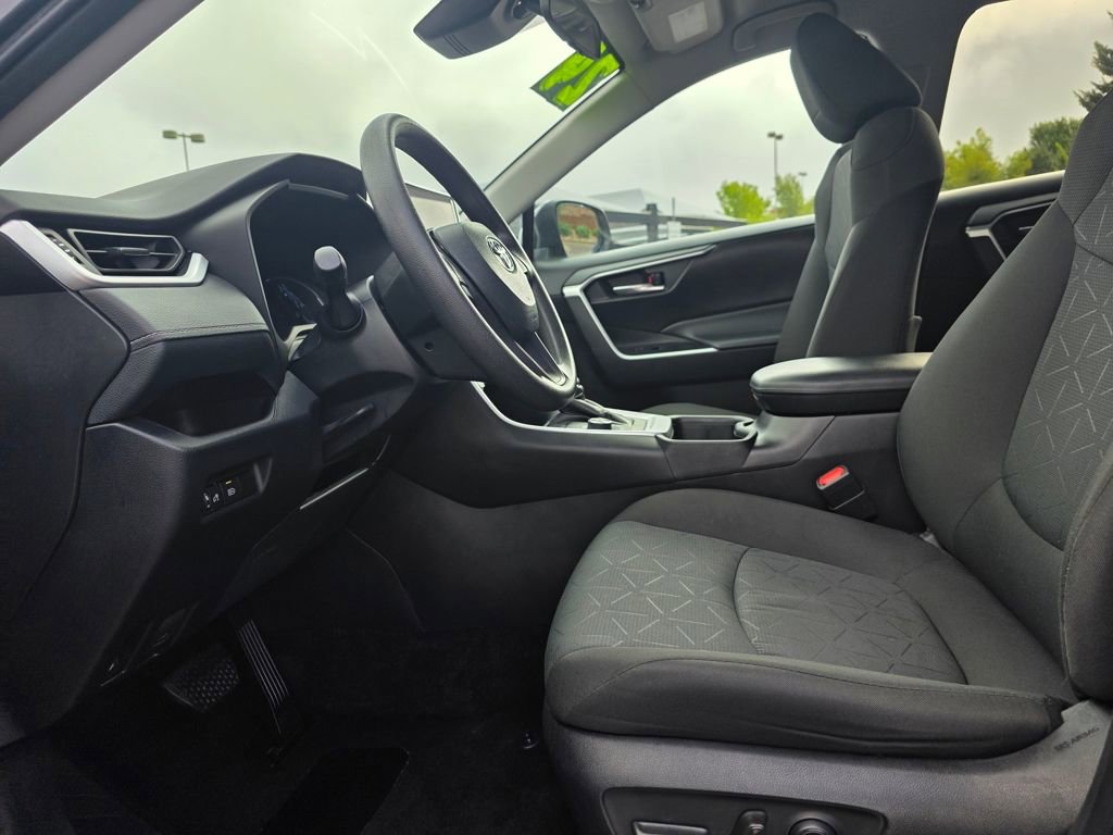 Used 2024 Toyota RAV4 XLE image 28