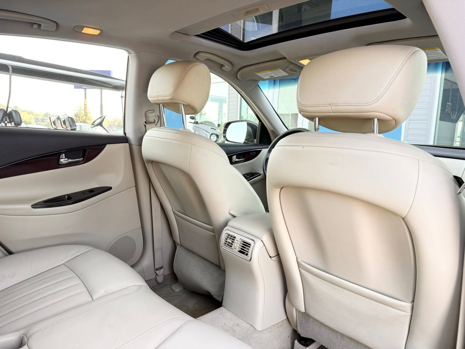 Used 2016 INFINITI QX50 2WD w/ Premium Plus Package image 28