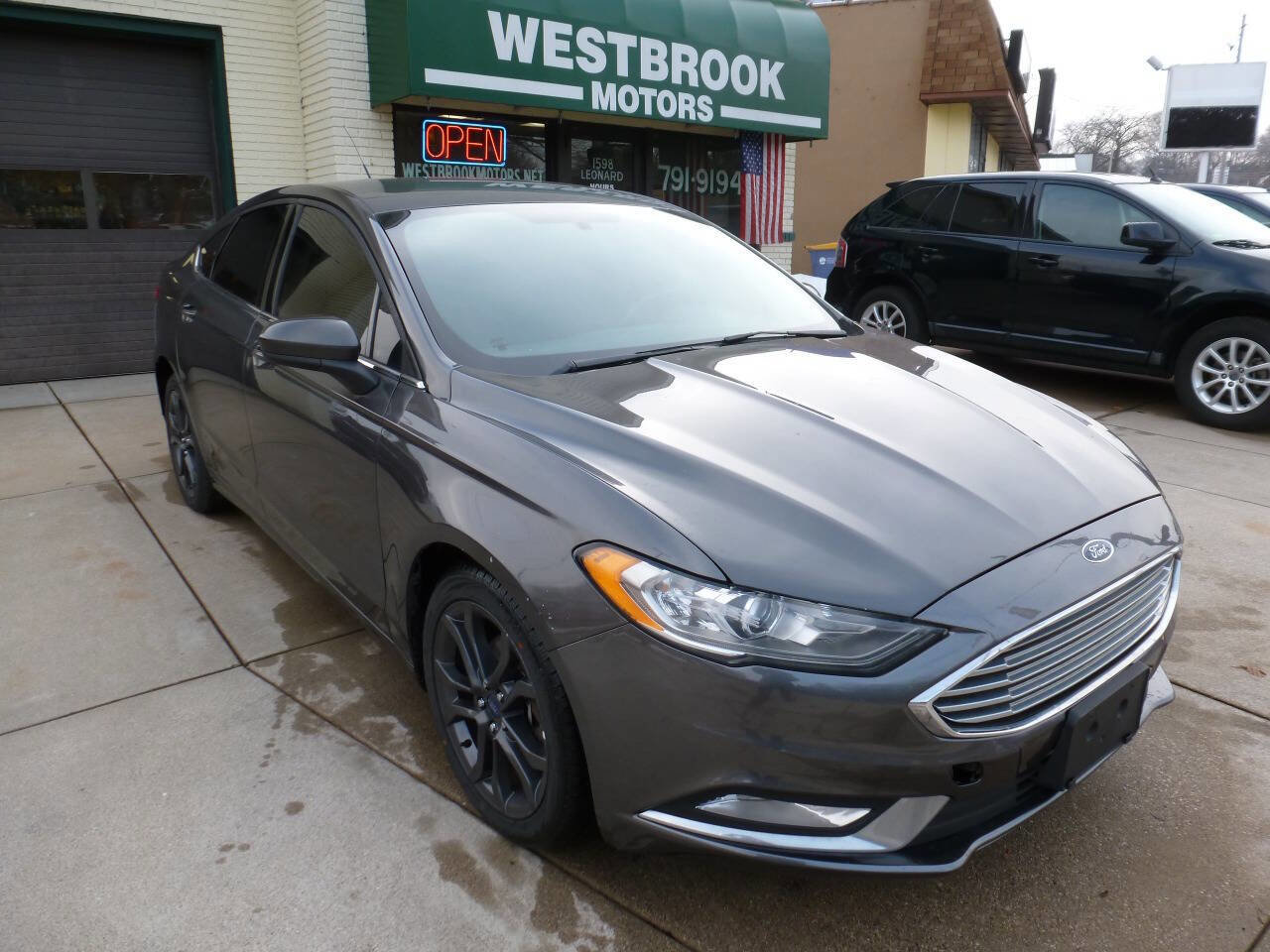 Used 2018 Ford Fusion SE w/ Equipment Group 201A image 1