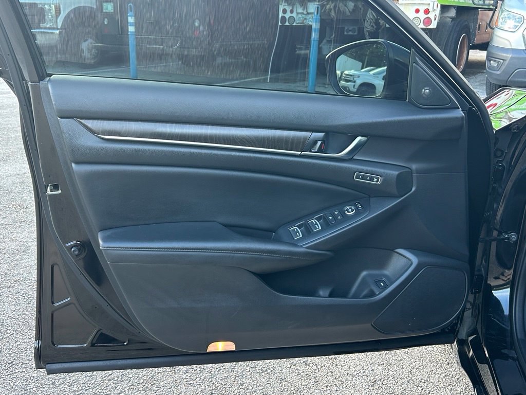 Used 2021 Honda Accord Touring image 37