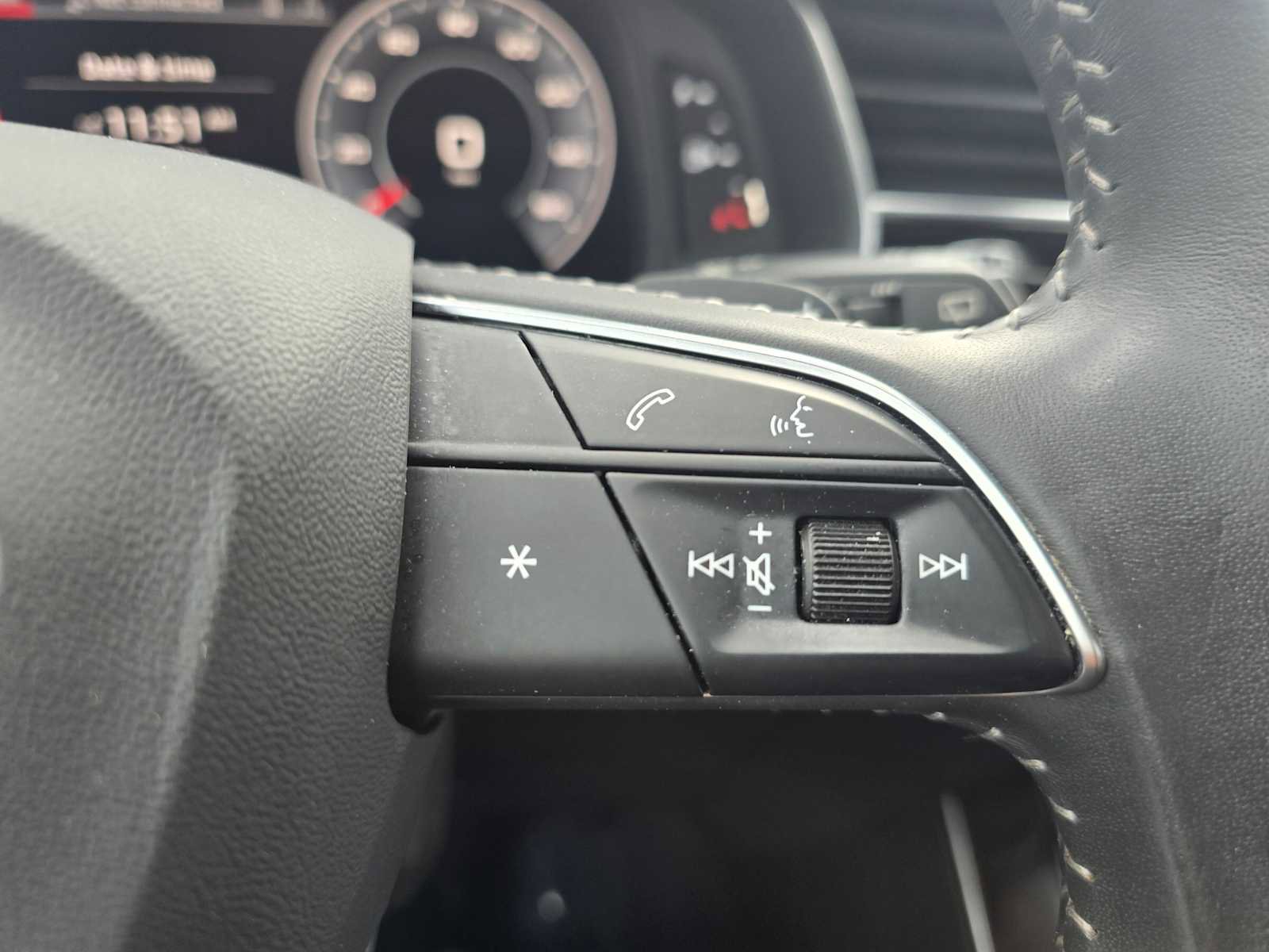 Used 2020 Audi Q8 Premium w/ Black Optic Package image 32