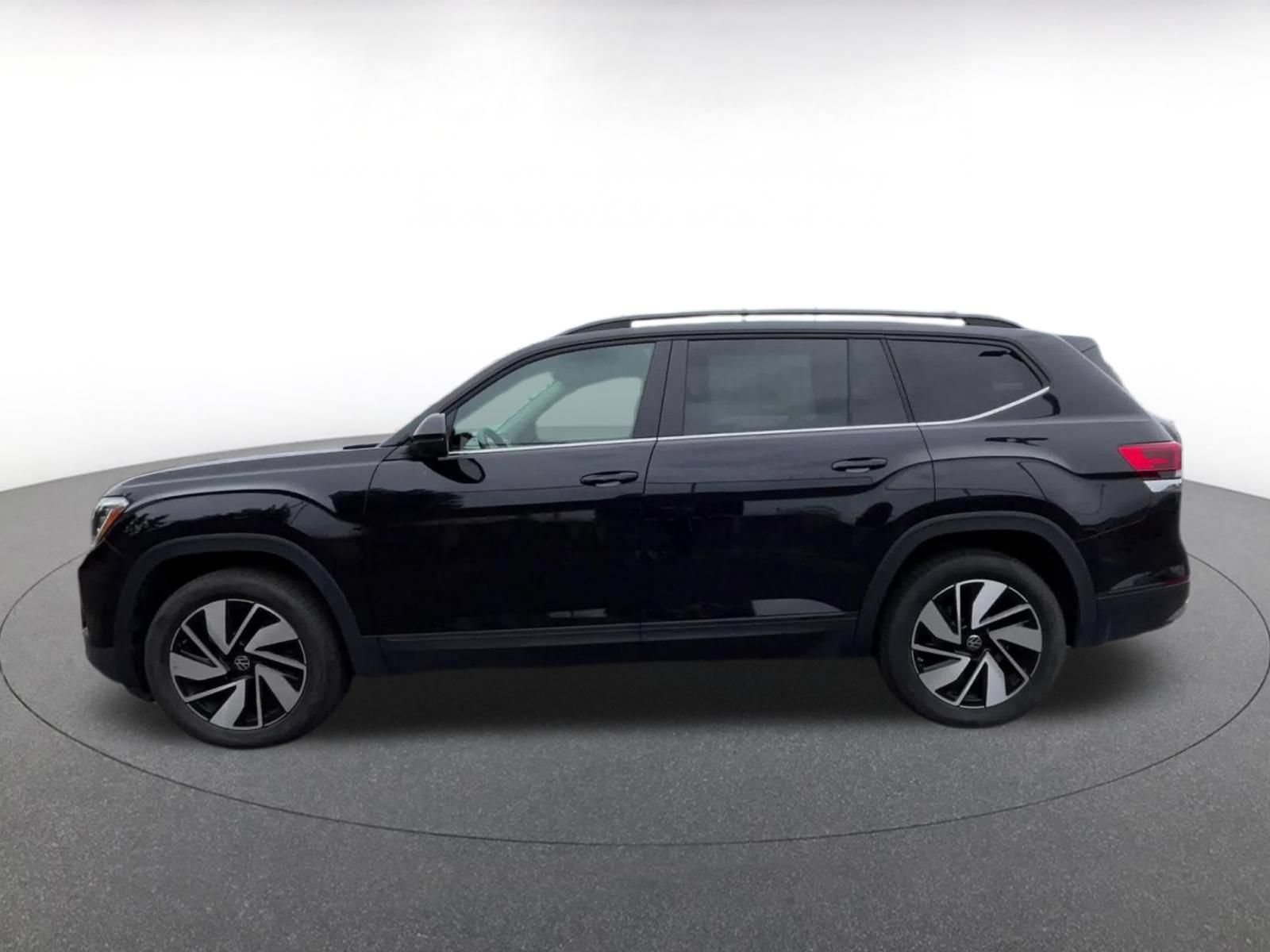 Used 2026 Volkswagen Atlas SE FWD image 9