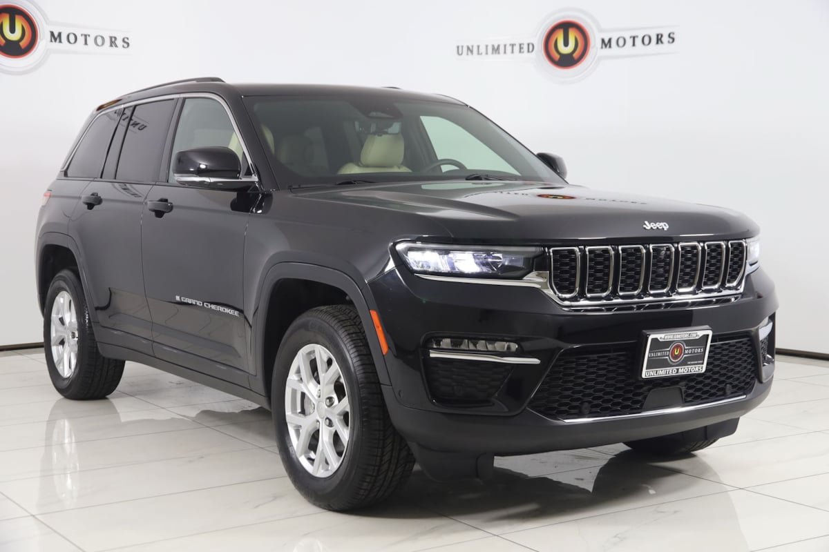 Used 2023 Jeep Grand Cherokee Limited w/ Luxury Tech Group II AWD/4WD image 20