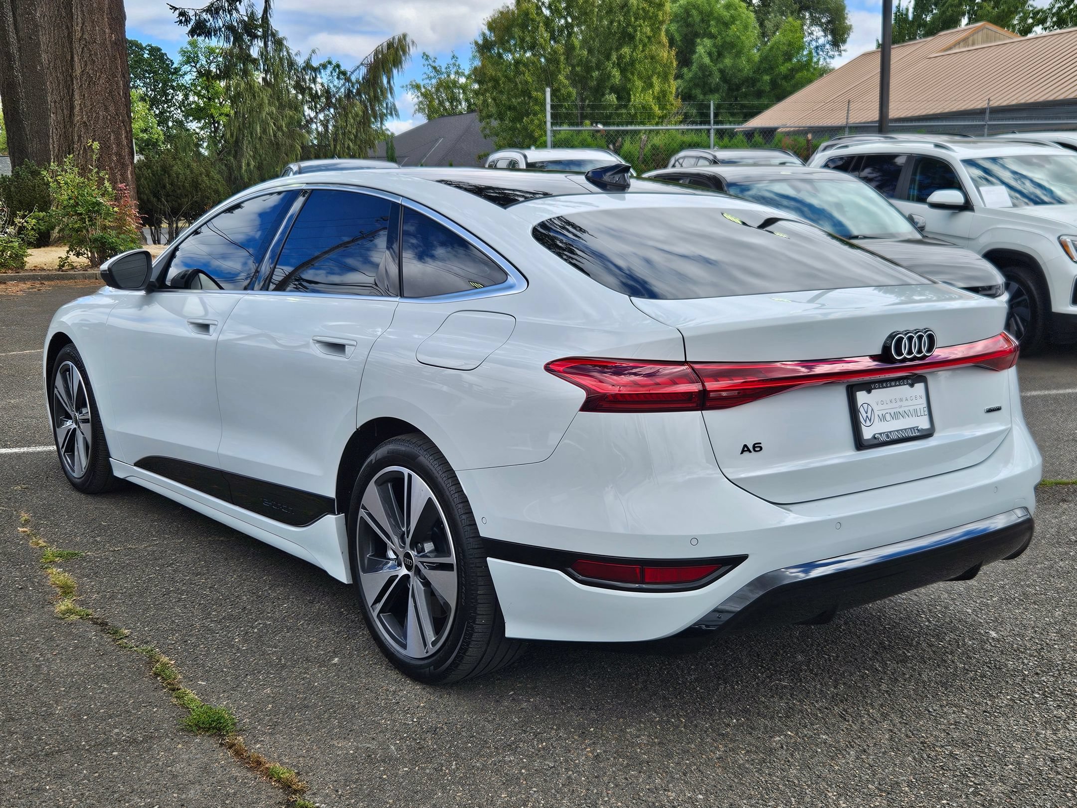 Used 2025 Audi A6 e-tron Prestige AWD/4WD image 3