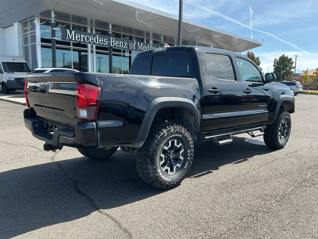 Used 2019 Toyota Tacoma TRD Off-Road AWD/4WD image 4