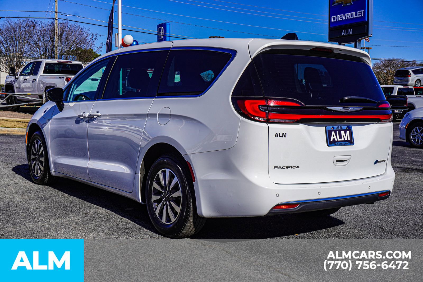 Used 2024 Chrysler Pacifica Select image 8
